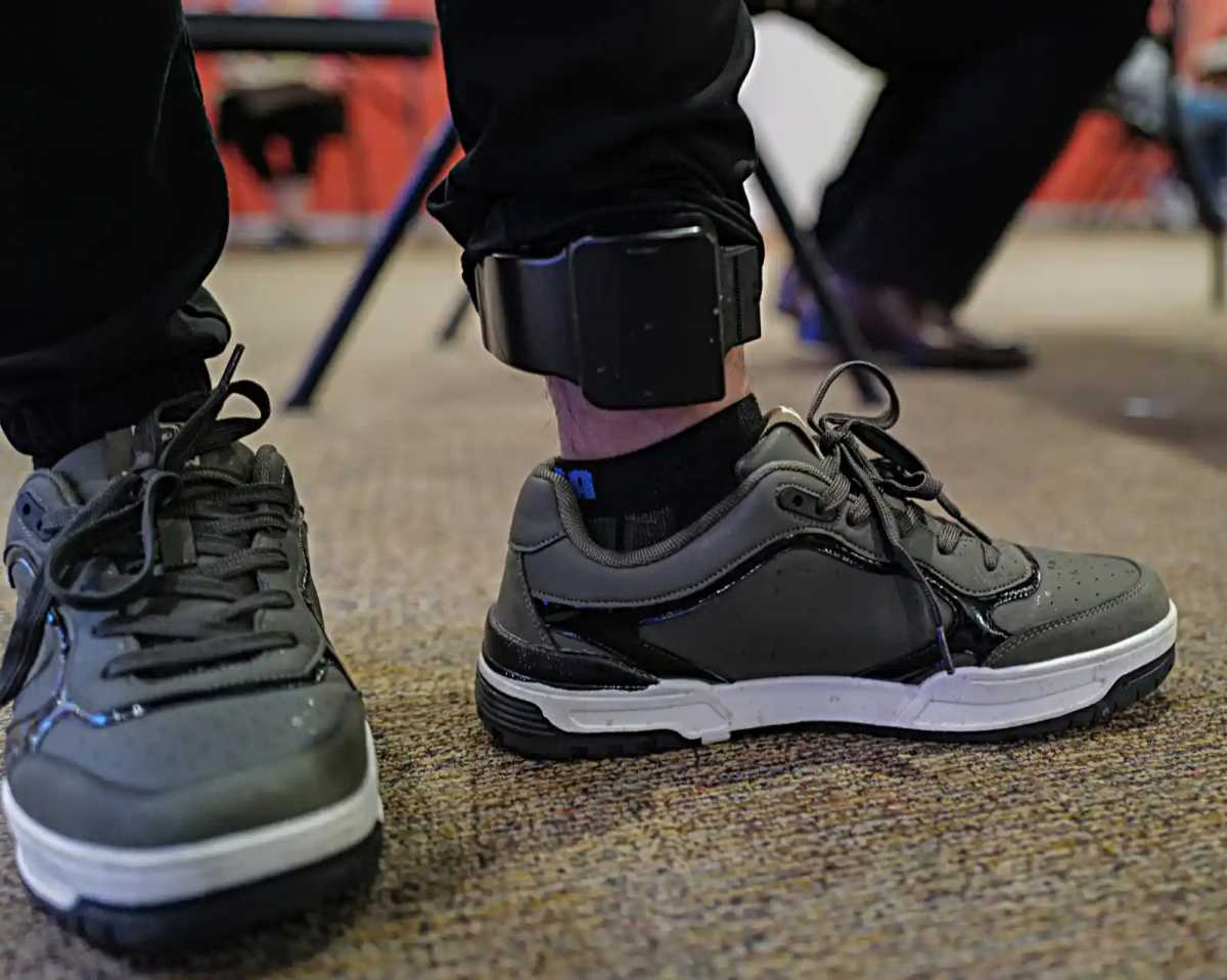 les-immigrants-sans-casier-judiciaire-paient-jusqua-20-000-dollars