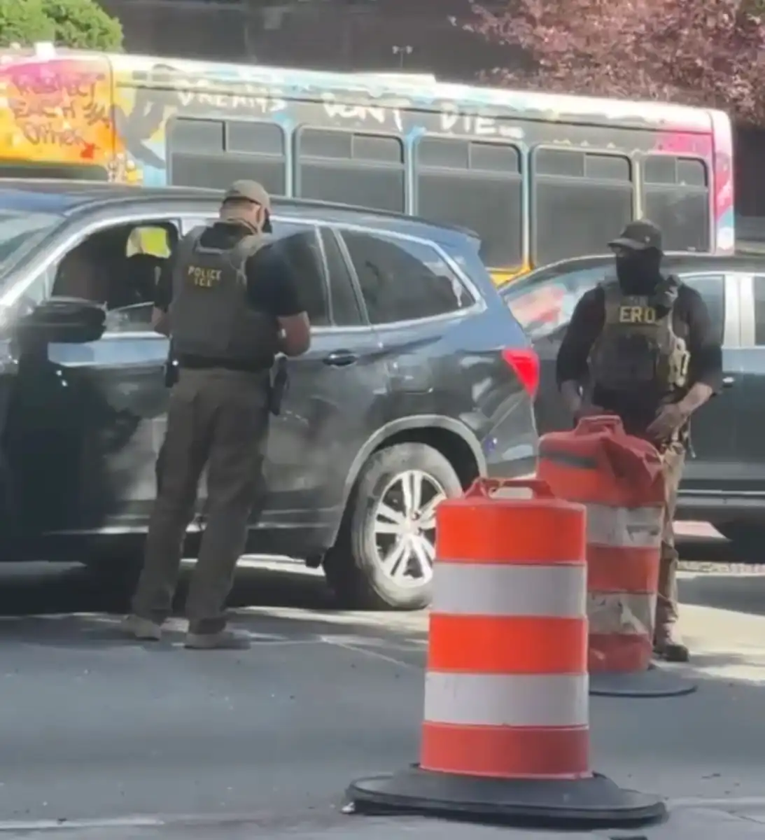 L'ICE arrête un chauffeur-livreur guatémaltèque à East Harlem et suscite la peur dans la communauté