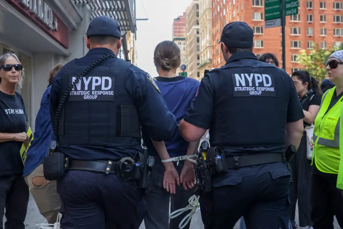 Ils préviennent que la collaboration entre l'ICE et la police de New York ouvre la porte à des abus