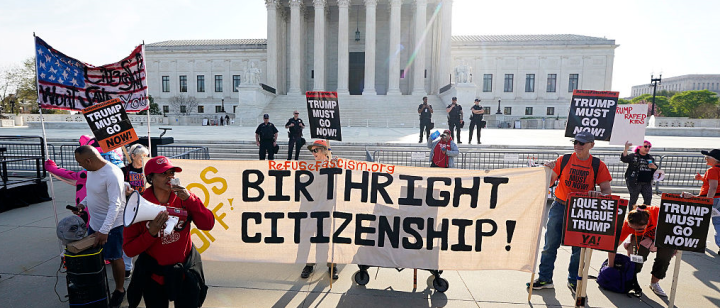 L'affirmation douteuse de Trump selon laquelle la citoyenneté du droit de naissance pourrait encore être annulée par une législation