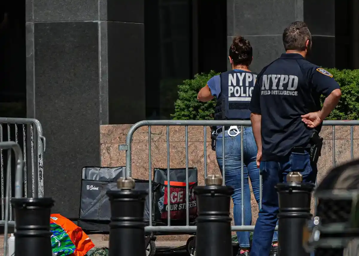 incendie-de-federal-plaza-un-militant-anti-ice-presume-arrete-apres
