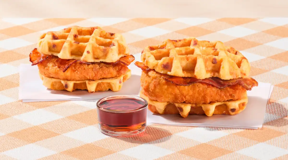 chick-fil-a-adoucit-lautomne-avec-son-nouveau-chicken-waffles-2