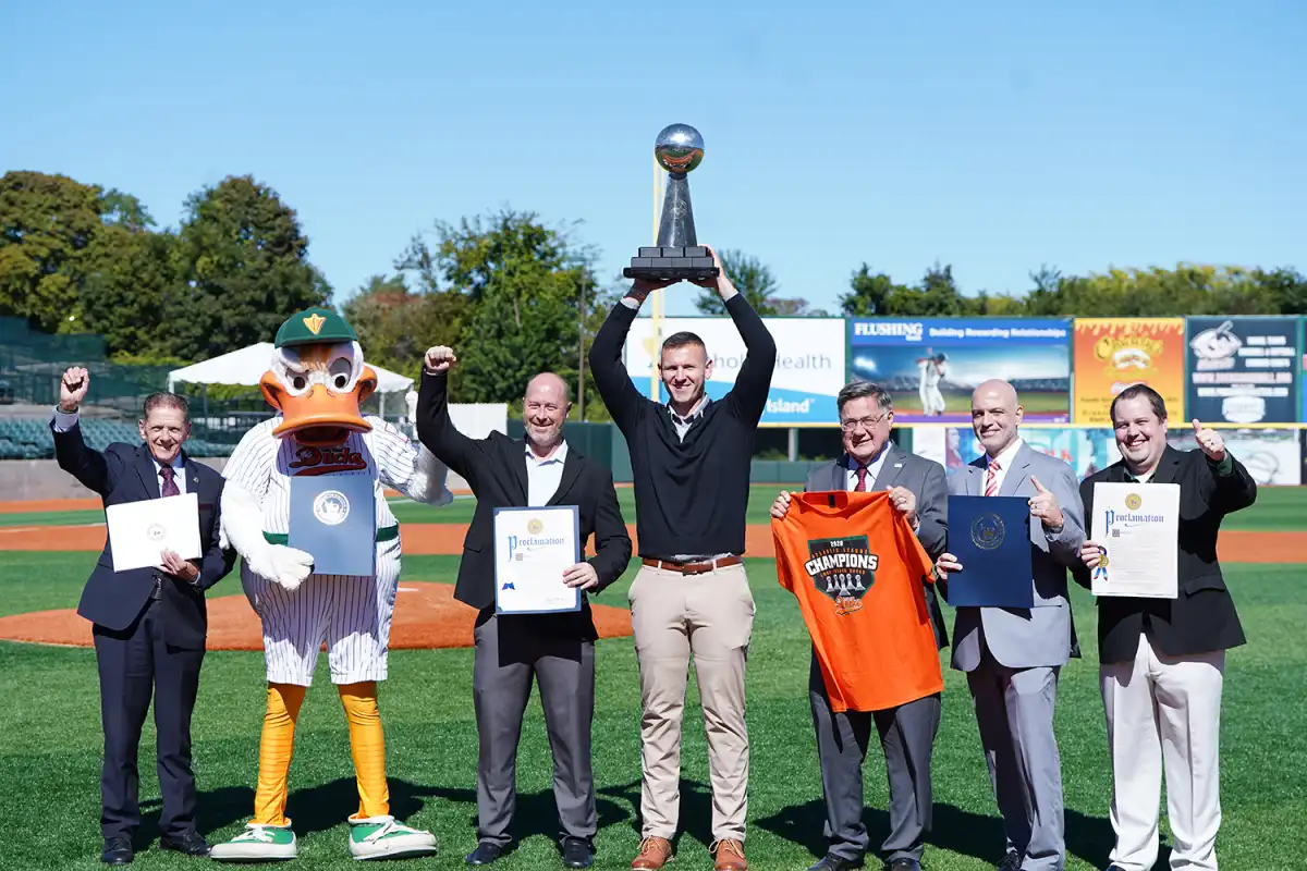 un-dirigeant-du-suffolk-rend-hommage-au-champion-des-long