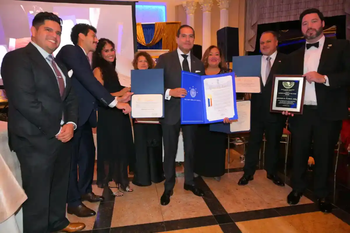 la-queens-latino-bar-association-recompense-lavocat-de-la-defense