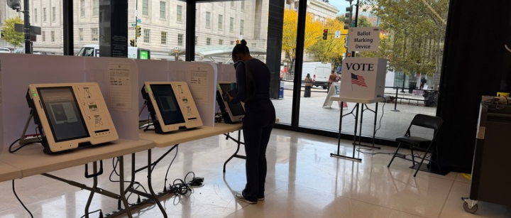 Dissiper les allégations infondées concernant les problèmes des machines à voter